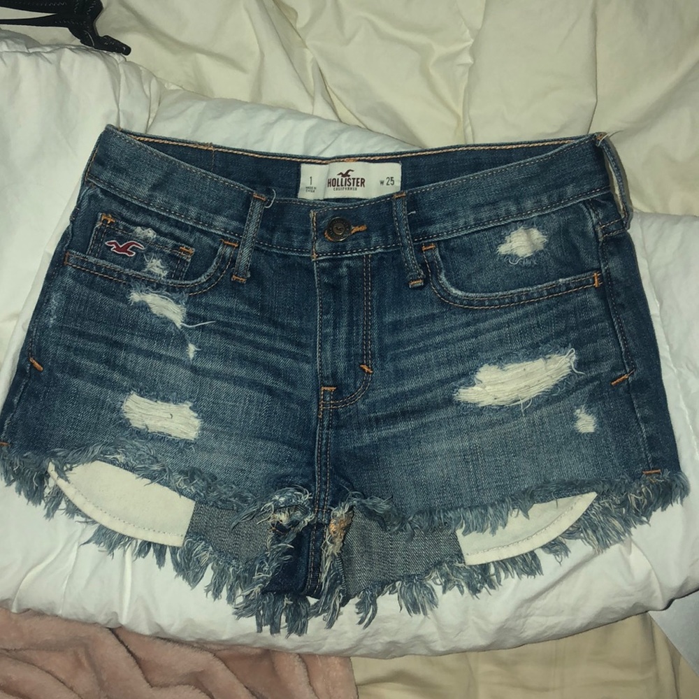 Hollister frayed denim shorts NWOT